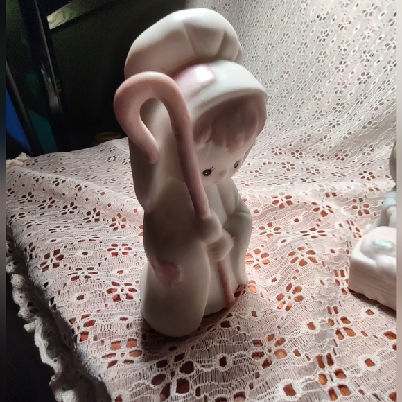 Precious Moments Nativity - Picture 4 of 6